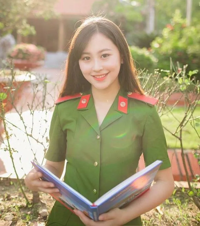 Những nữ sinh xinh đẹp, học giỏi của Học viện Cảnh sát Nhân dân