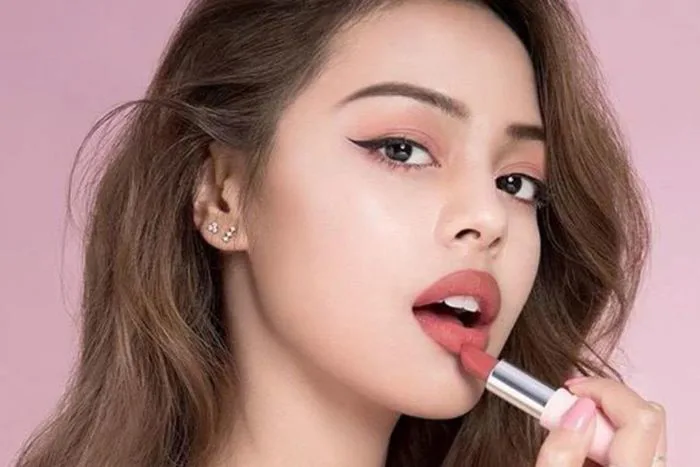 Son Môi Cho Phụ Nữ 25: Đẹp Tự Tin, Không Cầu Kỳ – M.O.I Cosmetics