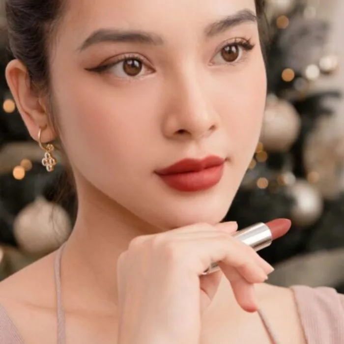 10 màu son môi con gái thích bán chạy hiện nay