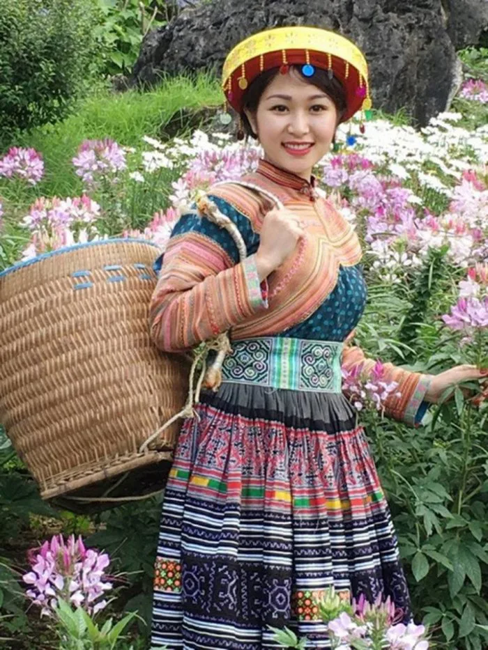 Hè này chị em muốn đi Tây Nguyên, Tây Bắc, đừng bỏ qua 8 trang phục cực kì  ăn ảnh lại mát mẻ