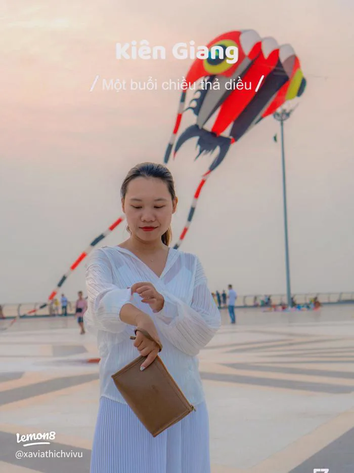 Thả diều ở Rạch Giá Kiên Giang: chiều hoàng hôn và quảng trường Cầu Vồng