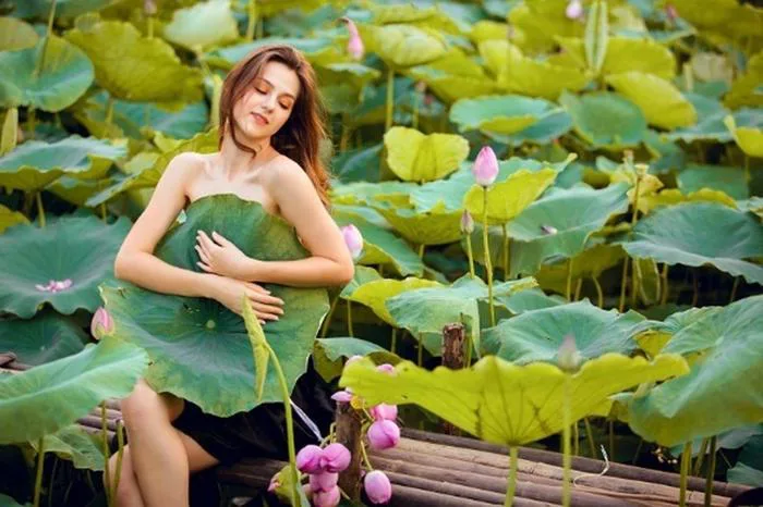 Bộ ảnh thiếu nữ ngoại quốc thả dáng bên hoa sen gây “sốt” mạng | Báo Dân trí Bộ ảnh thiếu nữ ngoại quốc thả dáng bên hoa sen gây “sốt” mạng | Báo Dân trí