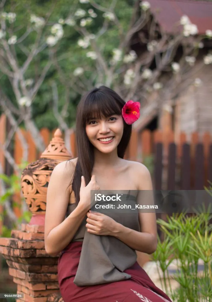 Cô Gái Trẻ Xinh Đẹp Thái Lan Với Trang Phục Phong Cách Thái Lan Ayutthaya  Thái Lan Hình ảnh Sẵn có - Tải xuống Hình ảnh Ngay bây giờ - iStock