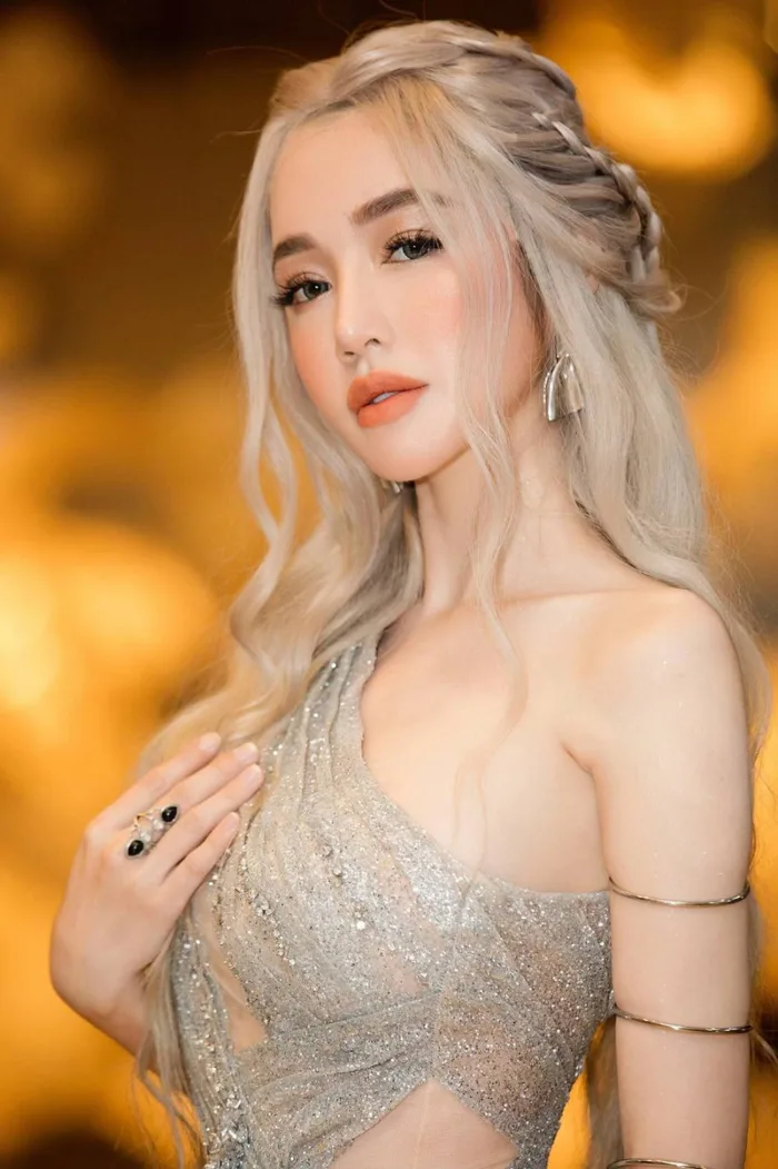 Dàn sao Việt gây chú ý khi yêu thích màu tóc bạch kim: Tóc Tiên đầy cá  tính, Hạ Vi bị chê tơi tả