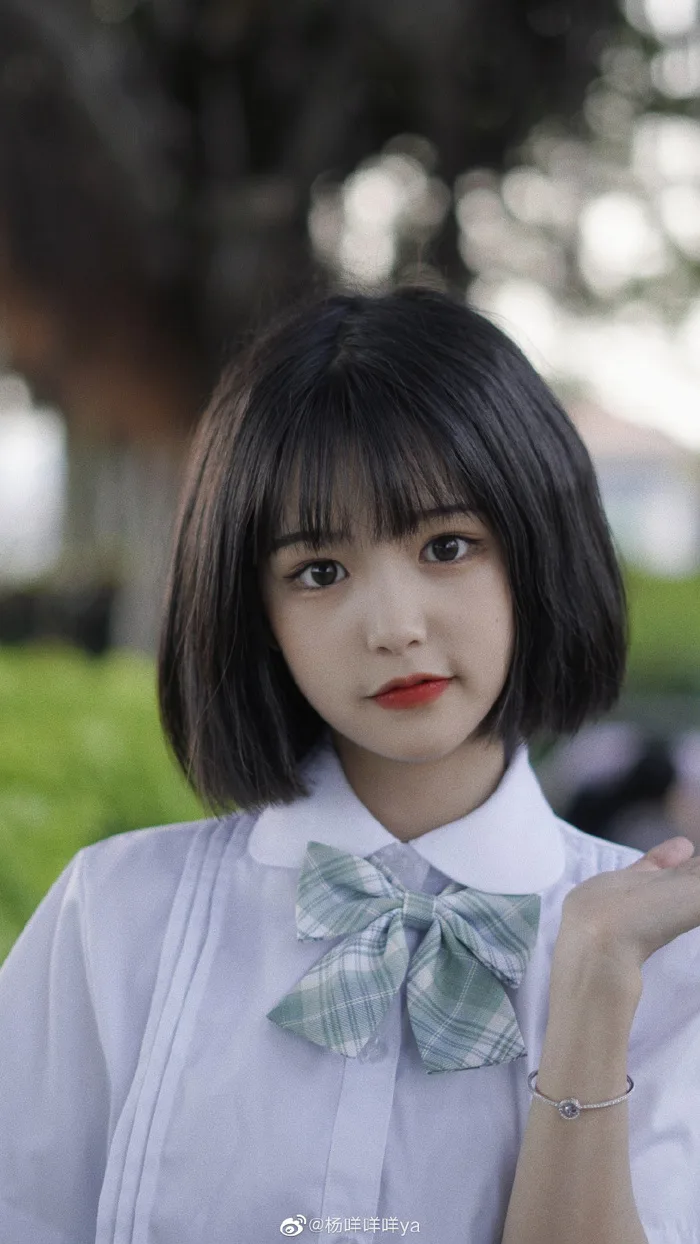 Ảnh Gái Xinh Tóc Ngắn Ngang Vai, Cute, Cực Đáng Yêu
