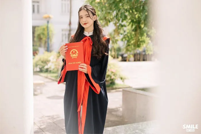 100 cách tạo dáng chụp ảnh tốt nghiệp đẹp nhất năm