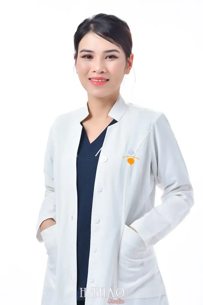 Tổng hợp hình ảnh profile bác sĩ nam nữ đẹp, chuyên nghiệp