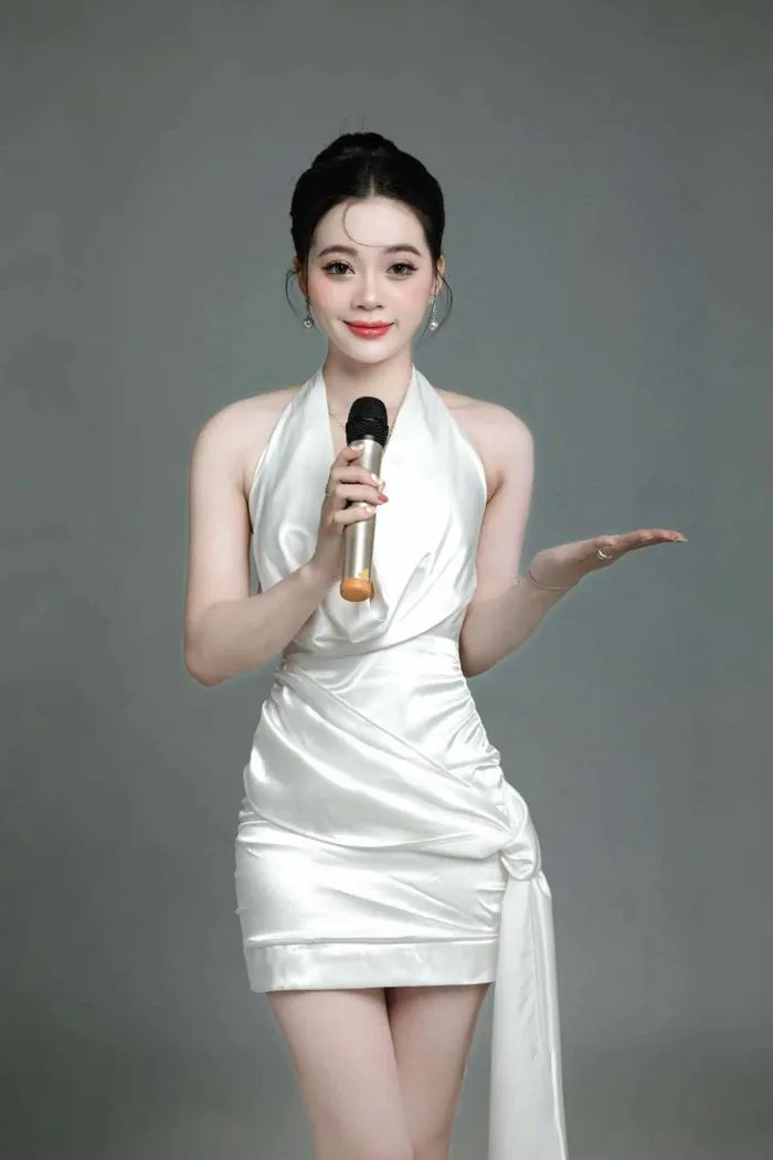 Gái xinh trước khi ra ngoài phải trang điểm mới thấy tự tin?