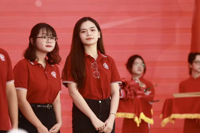 Dàn bóng hồng Đại học Ngoại thương xinh đẹp ngày khai giảng
