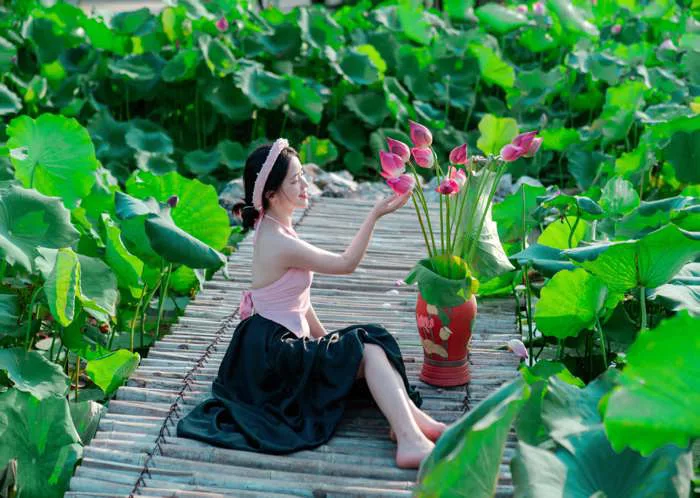 Ngẩn ngơ trước vẻ đẹp tuổi 20 của cô gái từng 