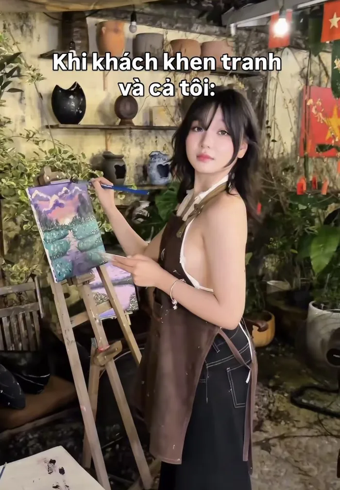 Nụ cười gây thương nhớ của gái xinh vẽ tranh, cầm cọ nhưng khiến trái tim  fan nam tan chảy