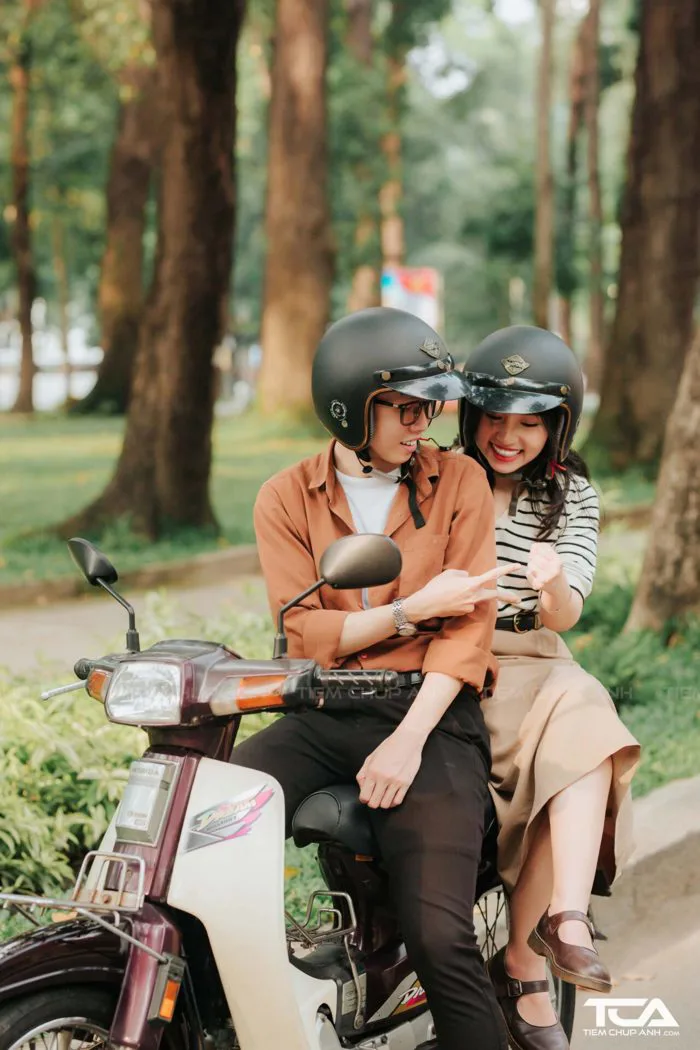 7749 kiểu tạo dáng chụp ảnh với xe máy đẹp ngầu cho bạn thử ngay