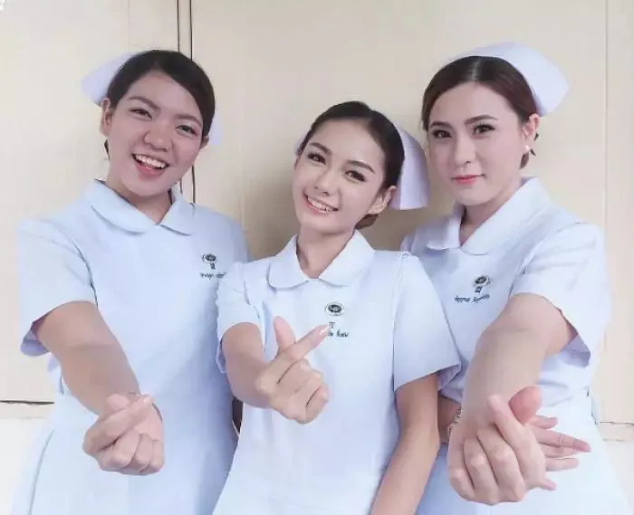 Nữ y tá xinh đẹp nhất Thái Lan bị bệnh viện sa thải vì lý do không ngờ