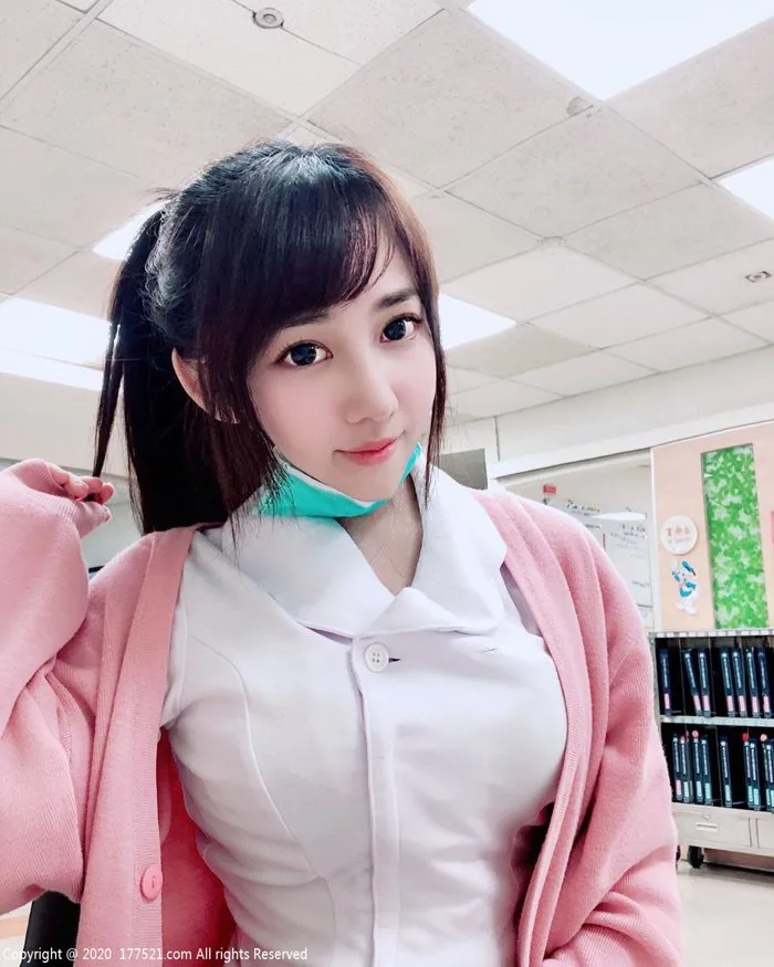 Nữ y tá dáng đẹp như người mẫu nội y, bị đồn có đại gia bao nuôi vì đời  sống sang chảnh
