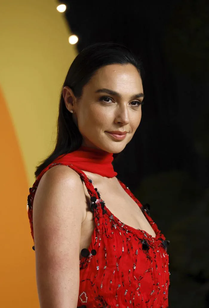 Cuộc sống viên mãn của 'nữ thần' Gal Gadot ở tuổi 40