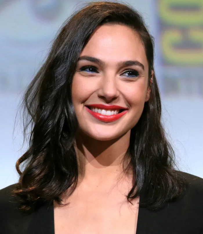 Tập tin:Gal Gadot cropped lighting corrected 2b.jpg – Wikipedia tiếng Việt