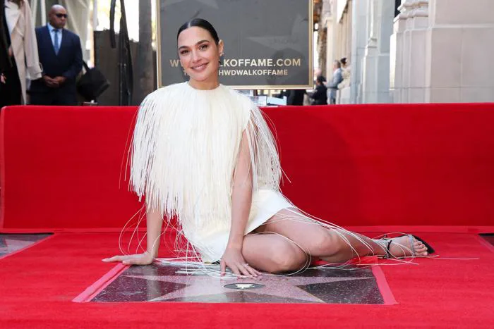 Cuộc sống viên mãn của 'nữ thần' Gal Gadot ở tuổi 40