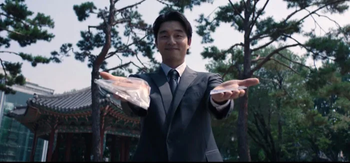 Gong Yoo chiếm trọn spotlight trong tập mở màn Squid Game 2 | Harper's  Bazaar Việt Nam