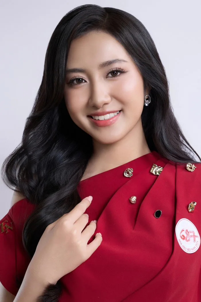 Ngắm nét đẹp thanh xuân của Top 41 Hoa hậu Việt Nam 2024 trong bộ ảnh  profile