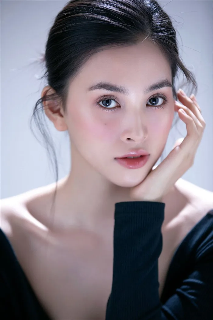 anh-hoa-hau-tieu-vy-1