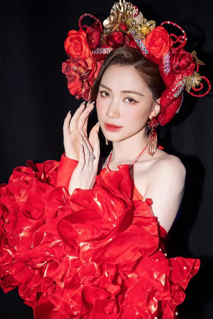 Hòa Minzy nói câu chạnh lòng khi bị nhắc điều nhạy cảm