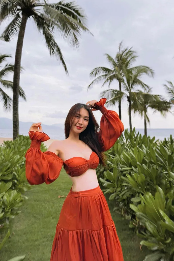 Hoà Minzy tự thú nhận 1 chi tiết quá tay khi khoe eo thon gọn