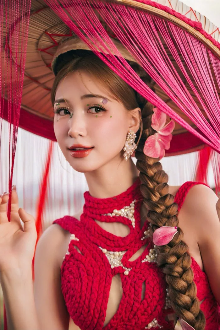 Hòa Minzy vô cùng khó tính trong thiết kế trang phục của MV “Bắc Bling”