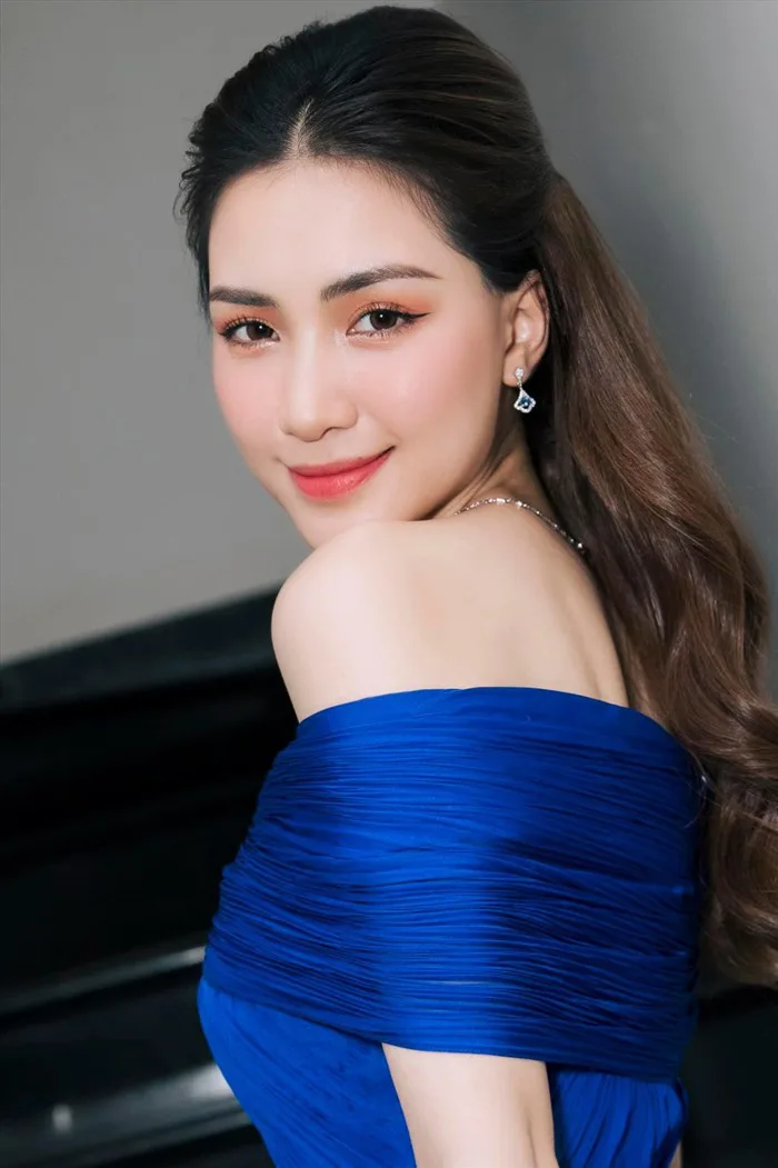 Nhan sắc ngày càng thăng hạng của Hòa Minzy