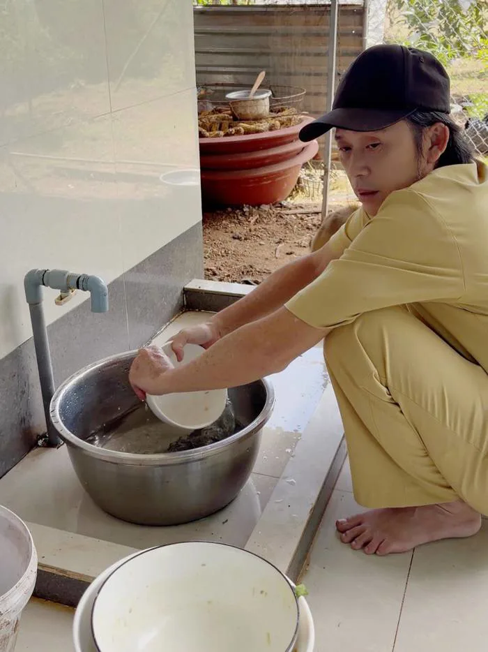 Hình ảnh không ai ngờ của NS Hoài Linh