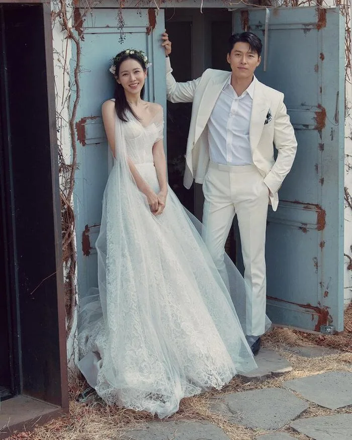 Ảnh cưới chưa từng công bố của Hyun Bin - Son Ye Jin
