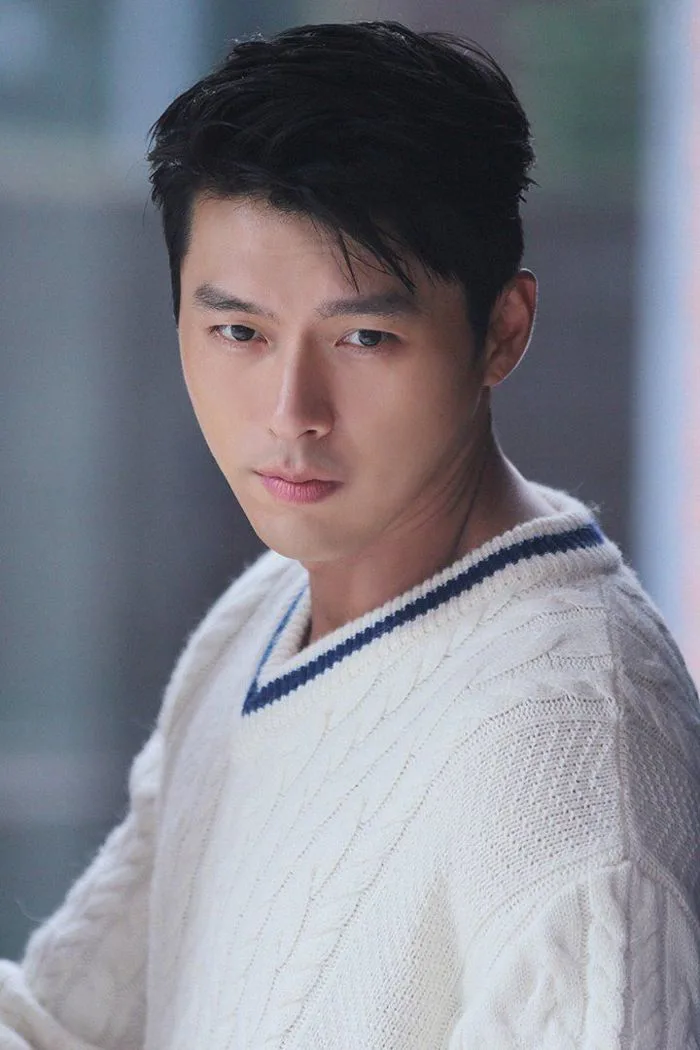 Ngoại hình cực phẩm của Hyun Bin trước khi bị chê xấu