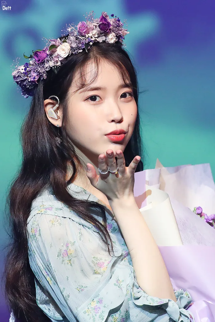 IU gây bão vì hàng loạt thói quen vừa độc vừa 