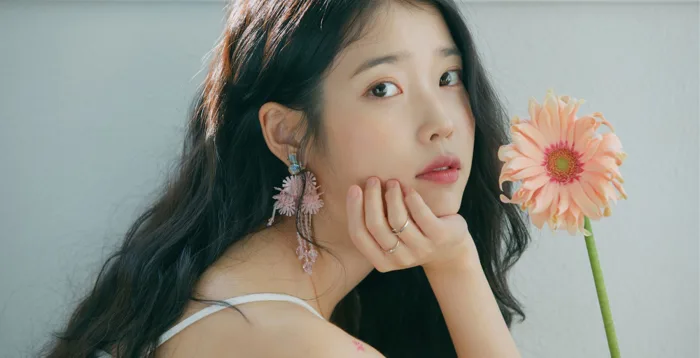 Nỗ lực như “em gái quốc dân” IU: Từ suýt vô gia cư đến nữ hoàng bất động sản