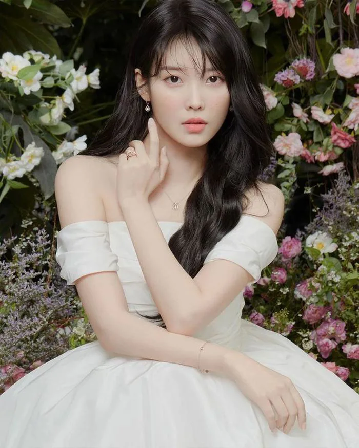 IU: 