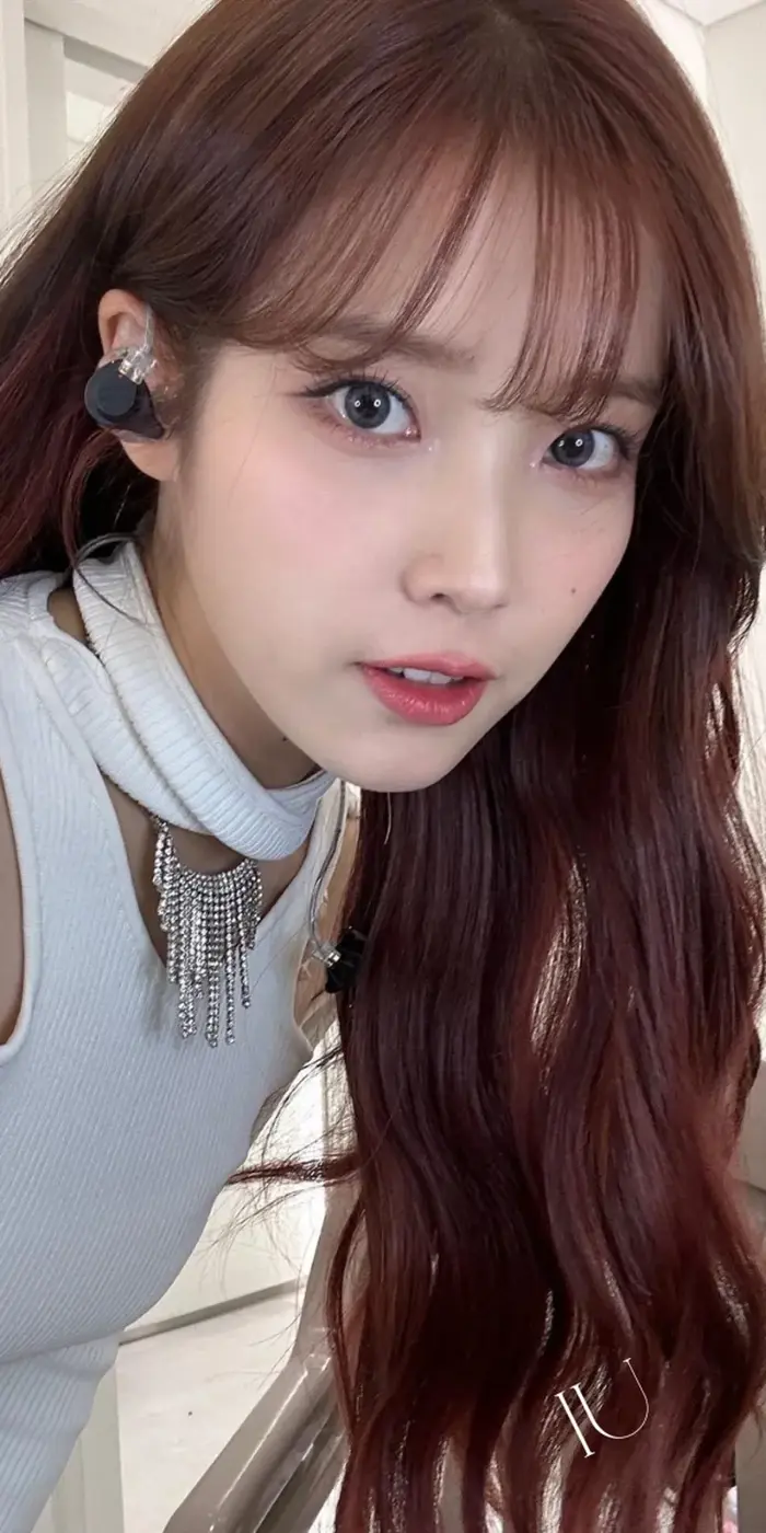 BST ảnh IU đẹp dịu dàng đậm chất nữ thần Kpop