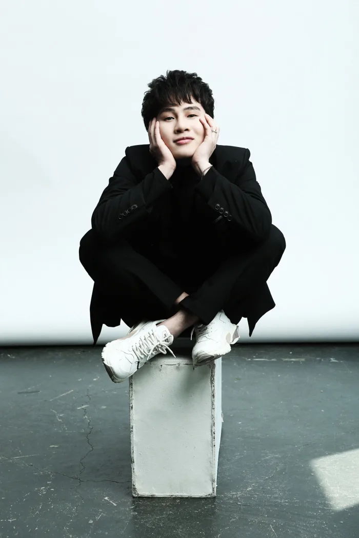 Jack bất ngờ comeback với hình ảnh lịch lãm, 