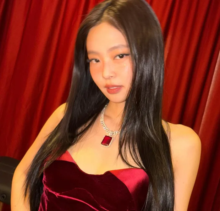 Jennie (BLACKPINK) hiếm hoi xuất hiện trên show hẹn hò