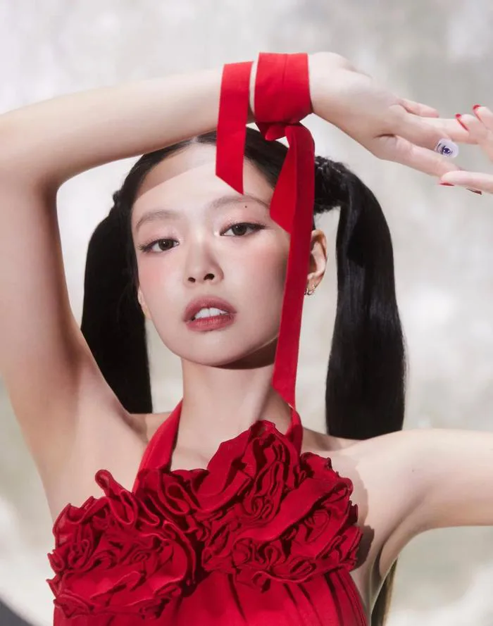 FanCì Club - Thương hiệu Việt được Jennie “chọn mặt gửi vàng” lăng xê trào  lưu Balletcore trong MV “You & Me”