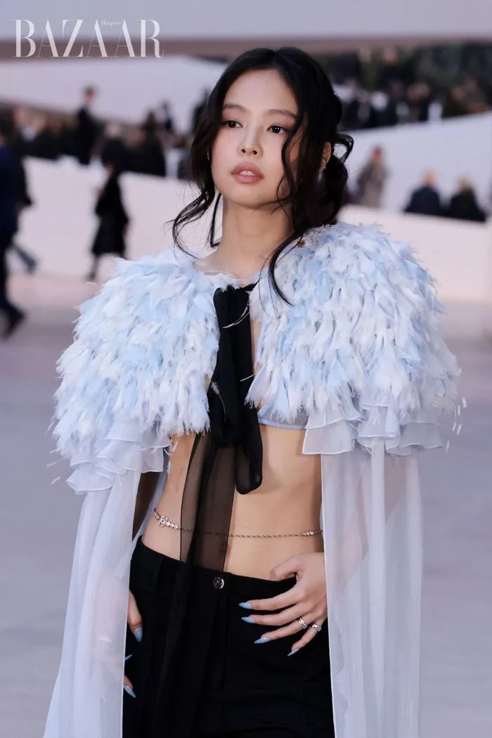 Jennie (BLACKPINK) lần đầu dự show Chanel Haute Couture | Harper's Bazaar  Việt Nam