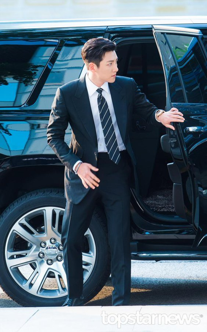 Ji Chang Wook gây náo loạn sự kiện: Như tổng tài siêu điển trai, thần thái  bá đạo bước ra từ cảnh phim!