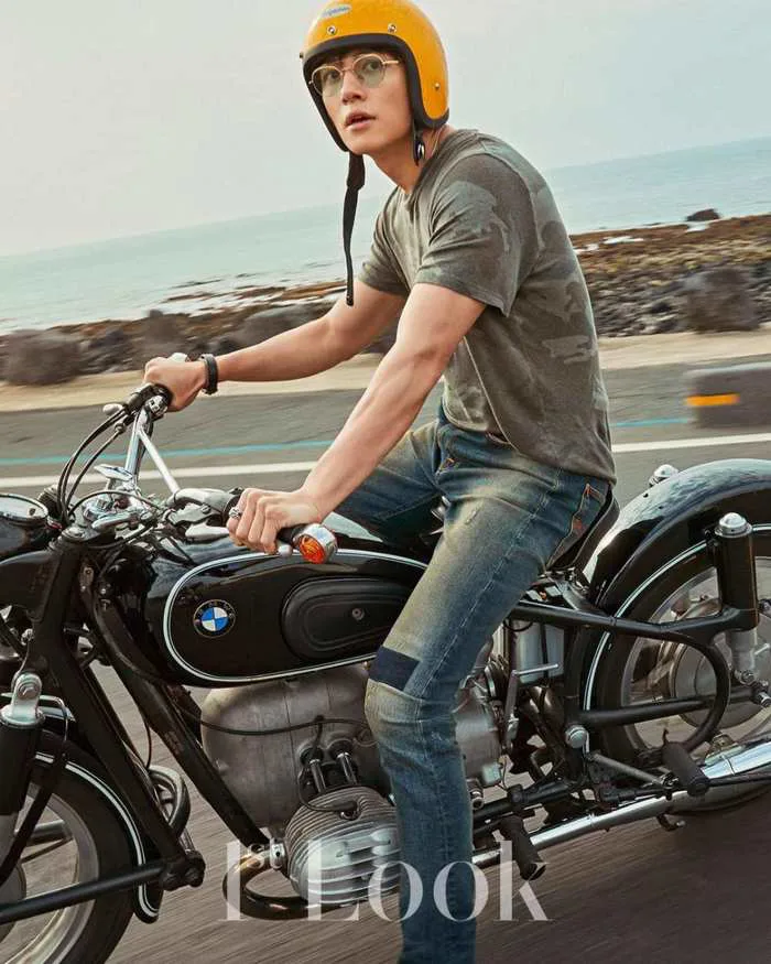 Ji Chang Wook giàu đến mức mua xe giới hạn chỉ chụp một bộ ảnh thời trang