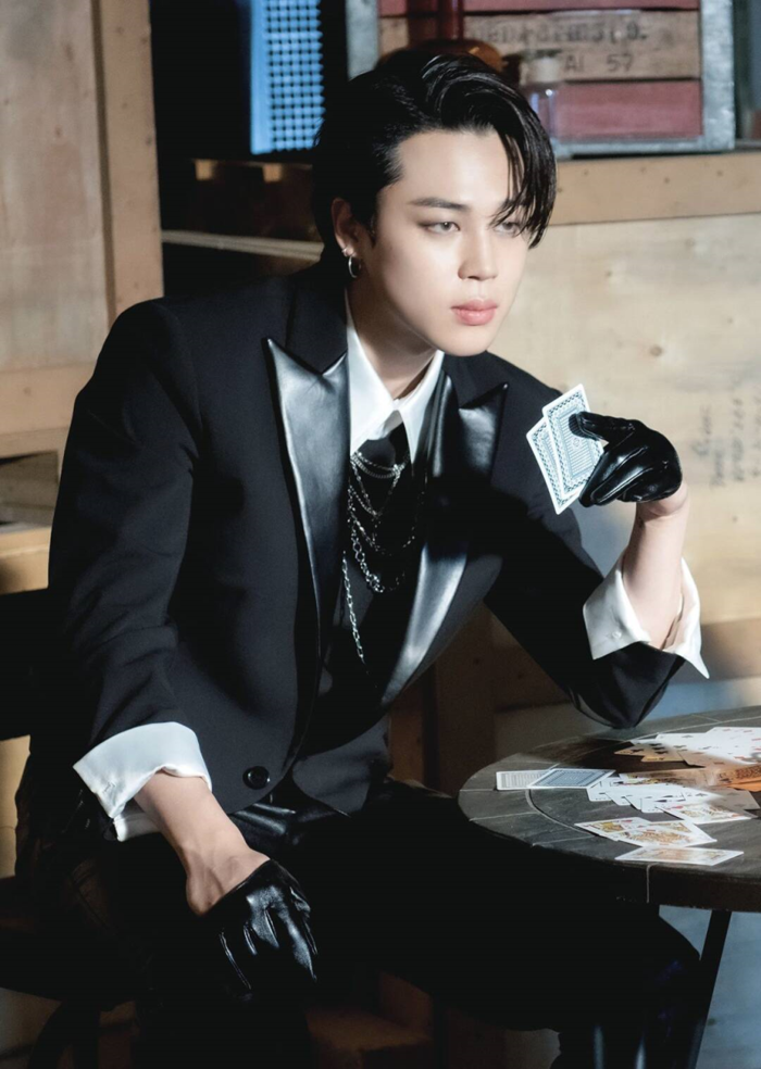 Bàn chân vàng Jimin BTS: Check in ở đâu, ở đó nổi như cồn
