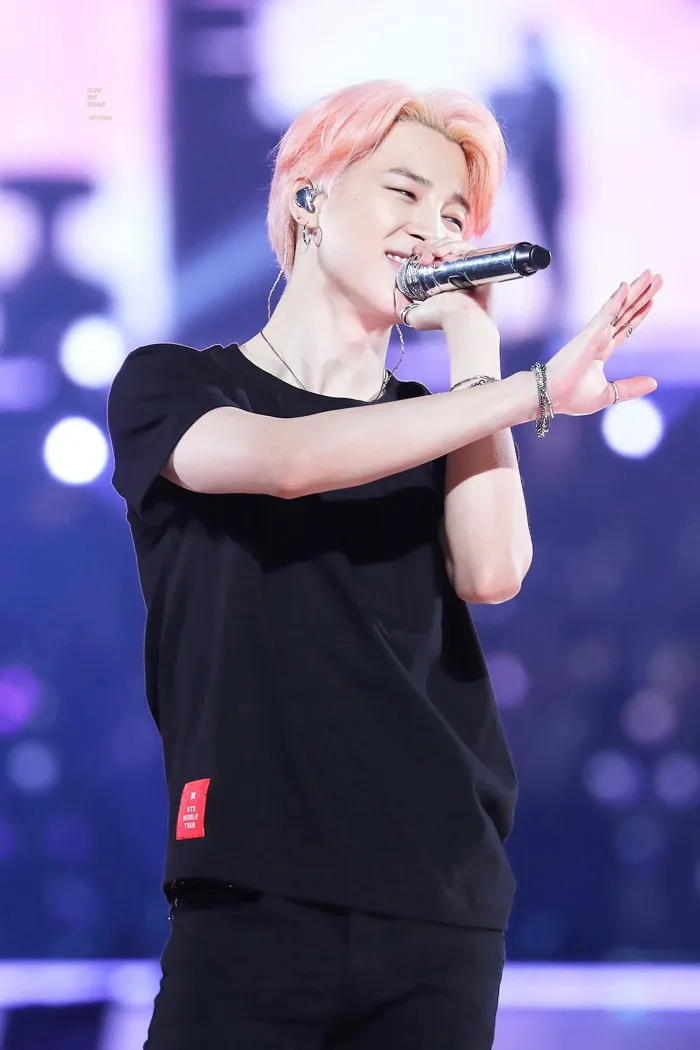 Chẳng mang gương mặt đẹp xuất sắc như nam thần nhưng Jimin (BTS) vẫn có 7  khoảnh khắc khiến fan “đổ rạp”