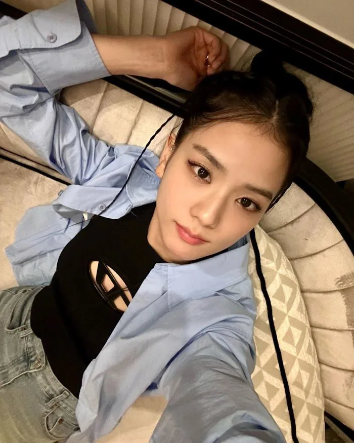 Jisoo (BLACKPINK) 