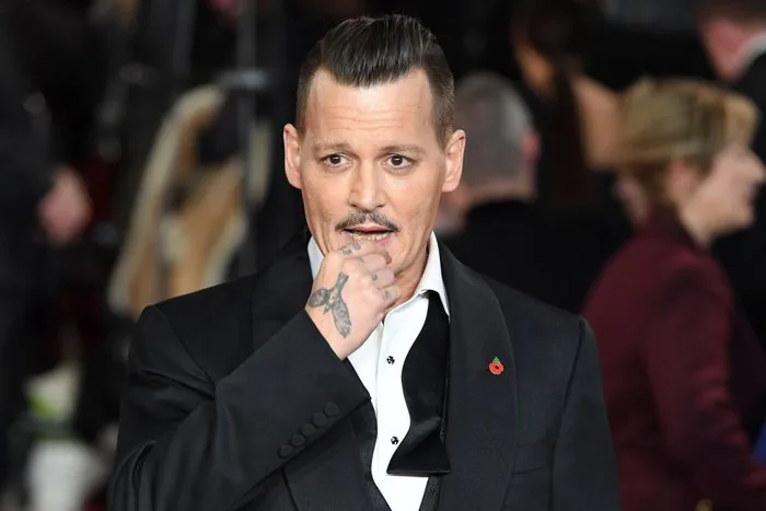 Johnny Depp: Bê bối nối tiếp bê bối, hình ảnh lao dốc không phanh