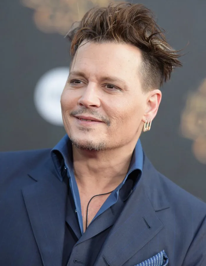Tập tin:Johnny Depp Alice Through the Looking Glass premiere.jpg –  Wikipedia tiếng Việt