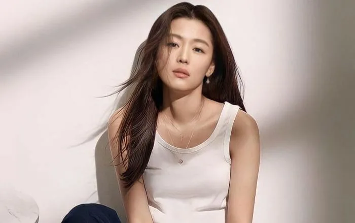 Jun Ji Hyun: Đoá hoa hồng kiêu sa của nền điện ảnh Hàn Quốc