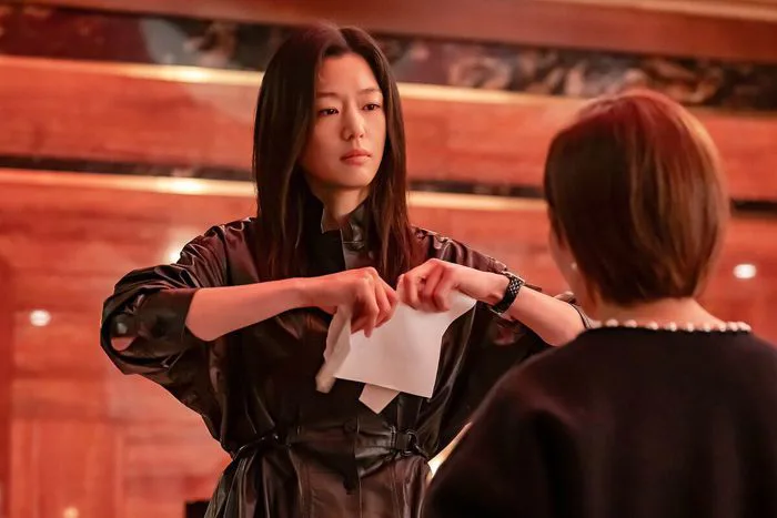 Lý do mợ chảnh Jun Ji Hyun sụp đổ hình tượng ở Trung Quốc