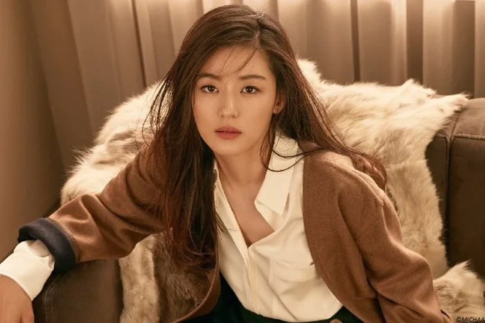 Jun Ji Hyun hóa nữ thần Giáng sinh trong bộ ảnh mới