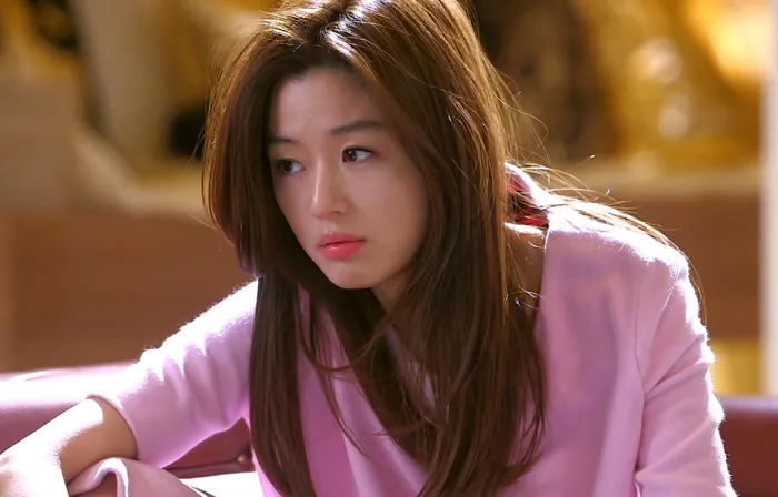 Điều gì đưa Jun Ji Hyun trở thành nữ thần không tuổi của phim ảnh và thời  trang Hàn Quốc?